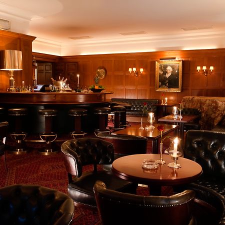 Schlosshotel Kronberg - Hotel Frankfurt Kronberg im Taunus Restaurant photo The bar at the Ritz