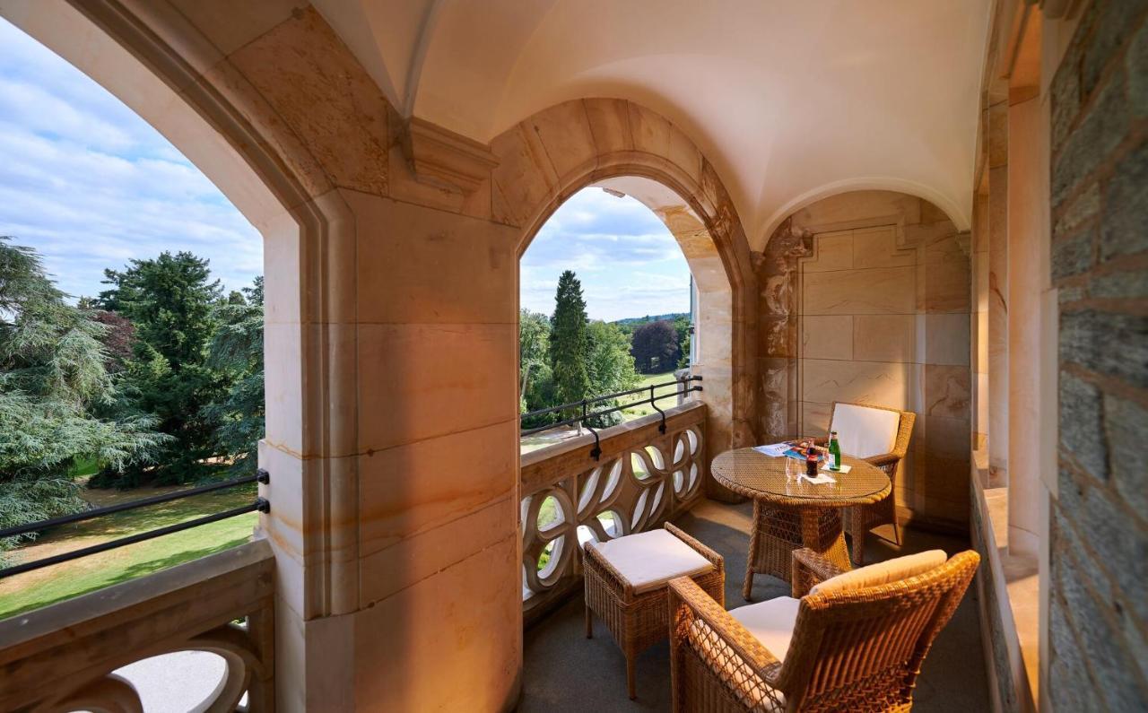 Schlosshotel Kronberg - Hotel Frankfurt Kronberg im Taunus Exterior photo A balcony at the hotel