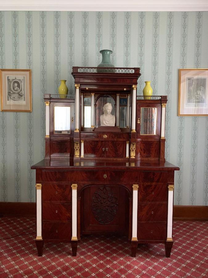 Schlosshotel Kronberg - Hotel Frankfurt Kronberg im Taunus Exterior photo A Napoleon III style bureau