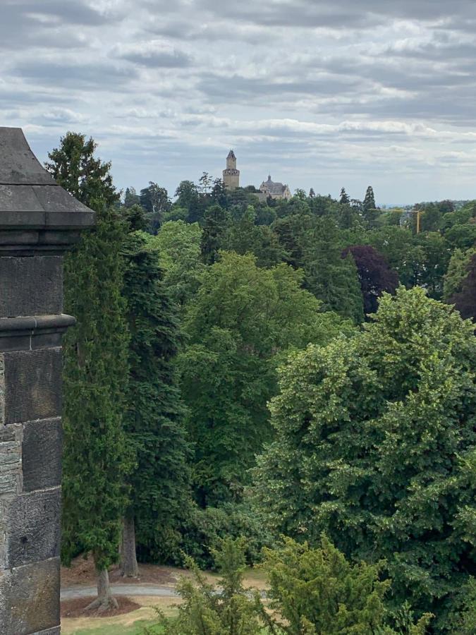 Schlosshotel Kronberg - Hotel Frankfurt Kronberg im Taunus Exterior photo View of the castle from the University of Edinburgh